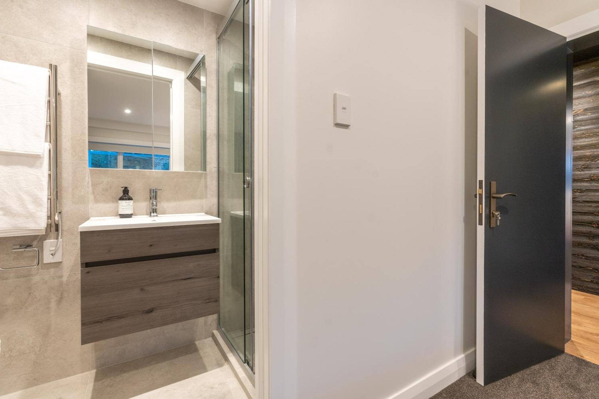 The Village Reserve Boutique Accomodation Auckland Exterior photo